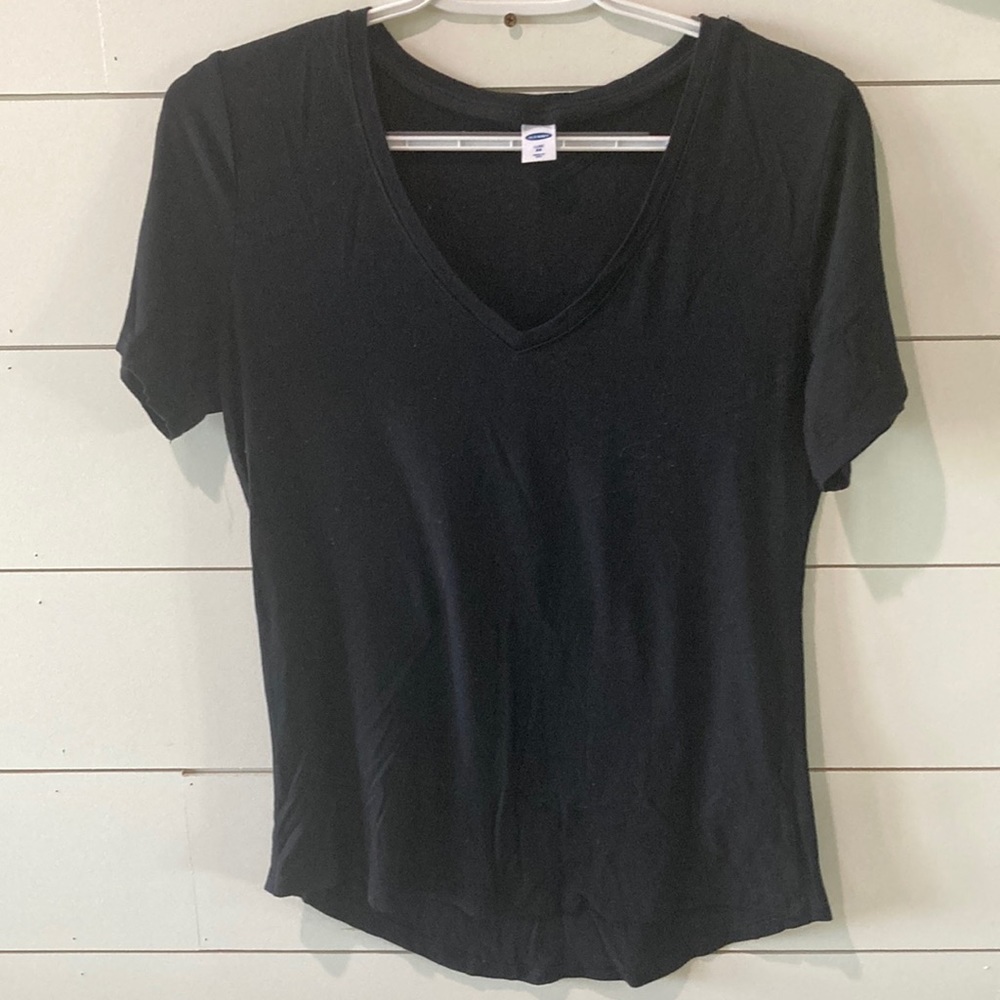 OLD NAVY. Black v-neck t-shirt